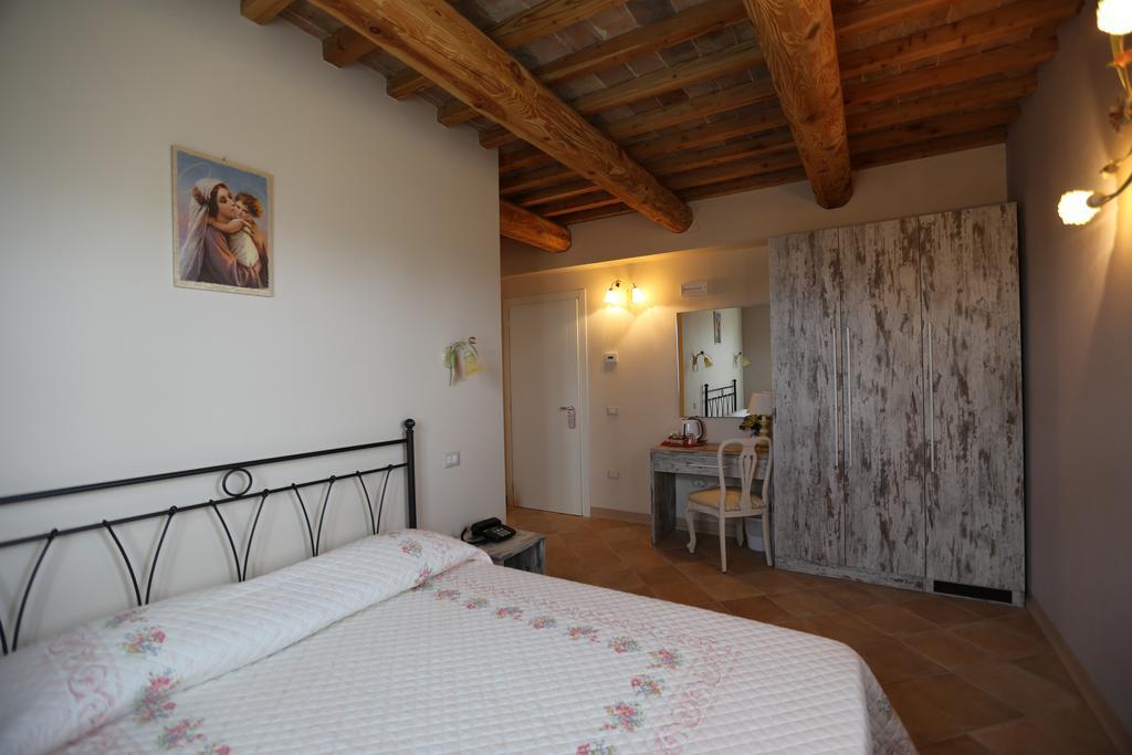 Villa Marietta Country House - Marche Montemaggiore al Metauro Room photo