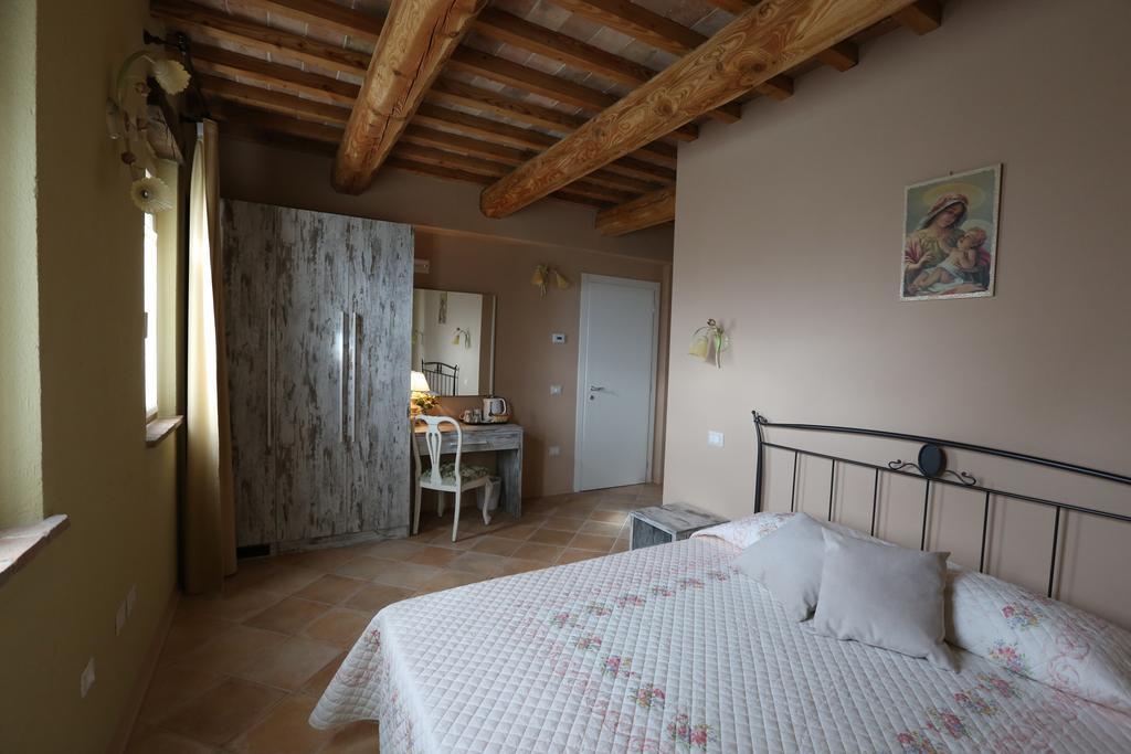 Villa Marietta Country House - Marche Montemaggiore al Metauro Room photo